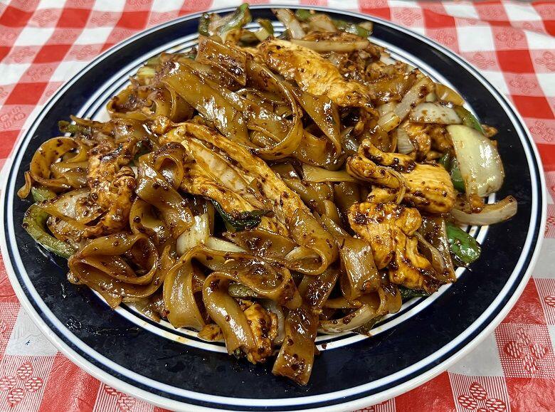 Thai basil chicken noodles