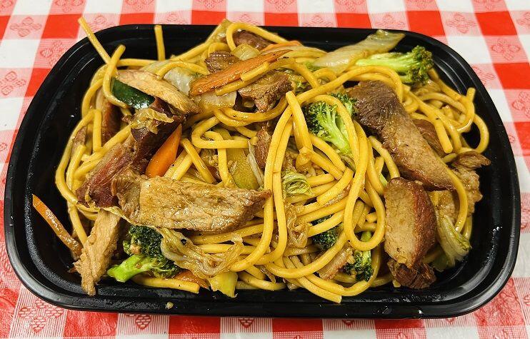 Pork lo mein