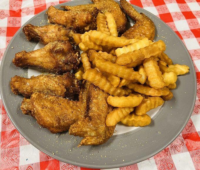 Alitas Lemon Pepper(8)-Papas Fritas